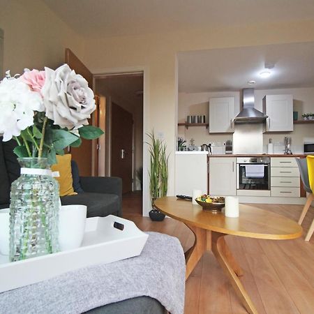Canal Side Apartment In Chester Exterior photo